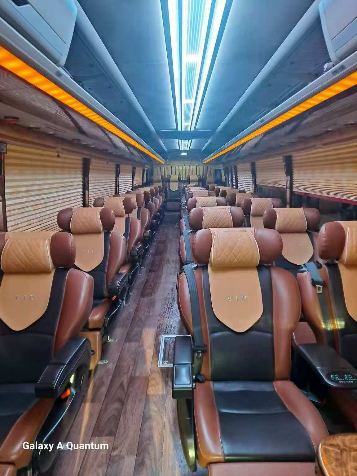 首尔28座豪华大巴车配韩文司机